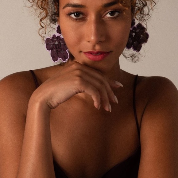 The Petite Rose, Deep Violet - Picture 1 of 5